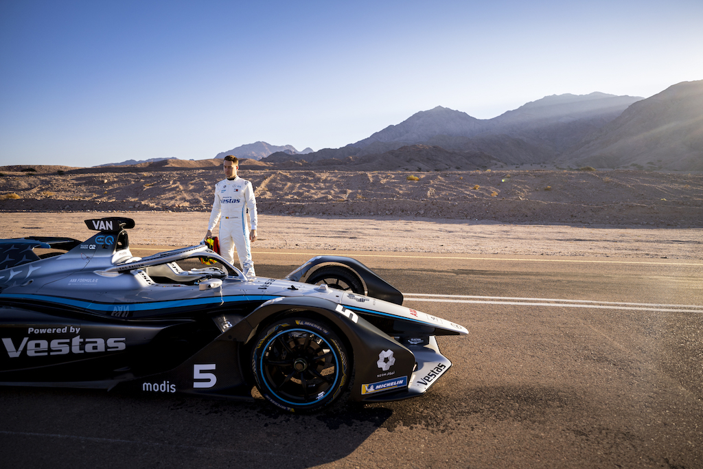 Mercedes-Benz EQ FE Team Racing Driver Vandoorne is Excited about Diriyah E-Prix Night Race ...